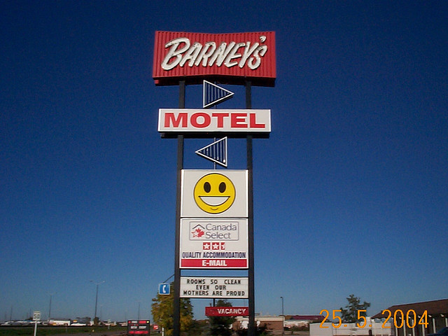 barneys motel happy face sign