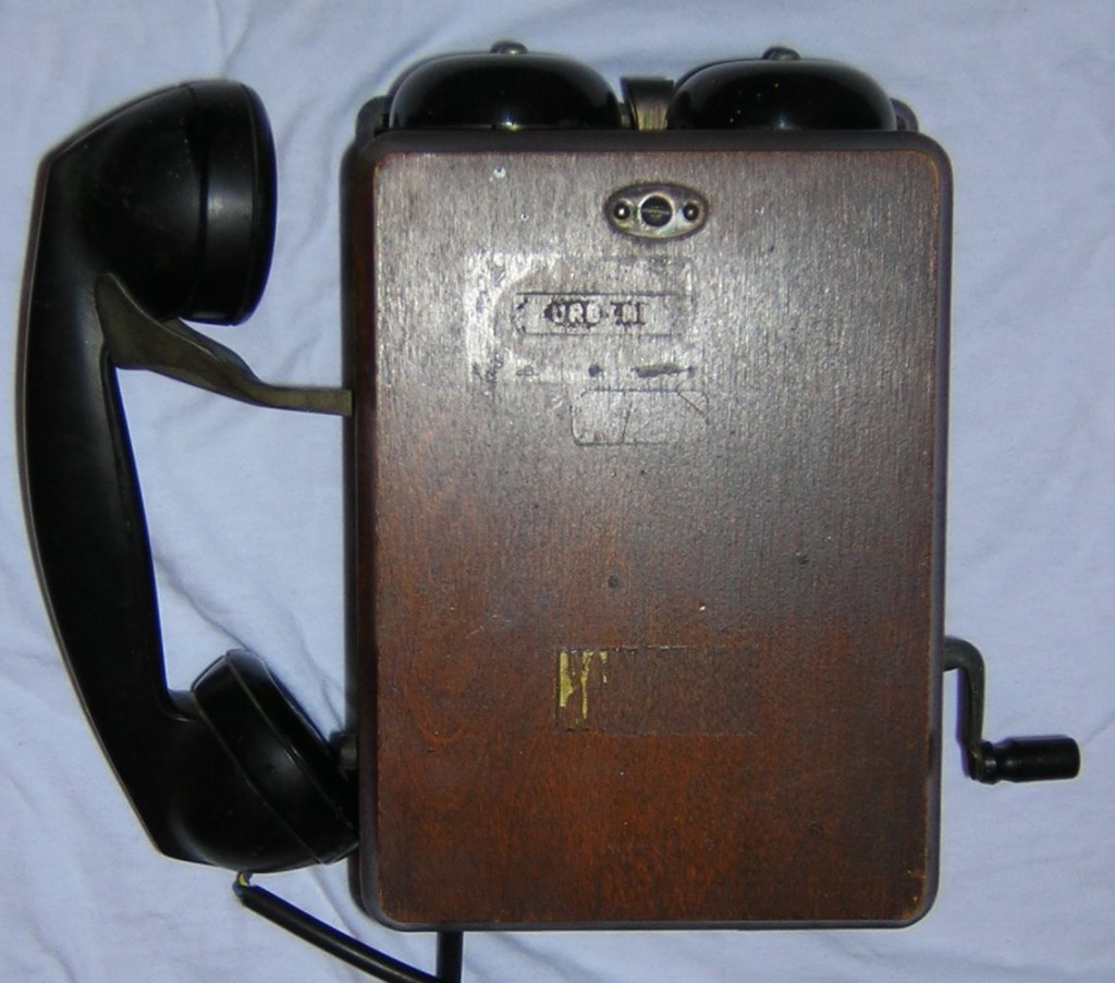 antique crank telephone